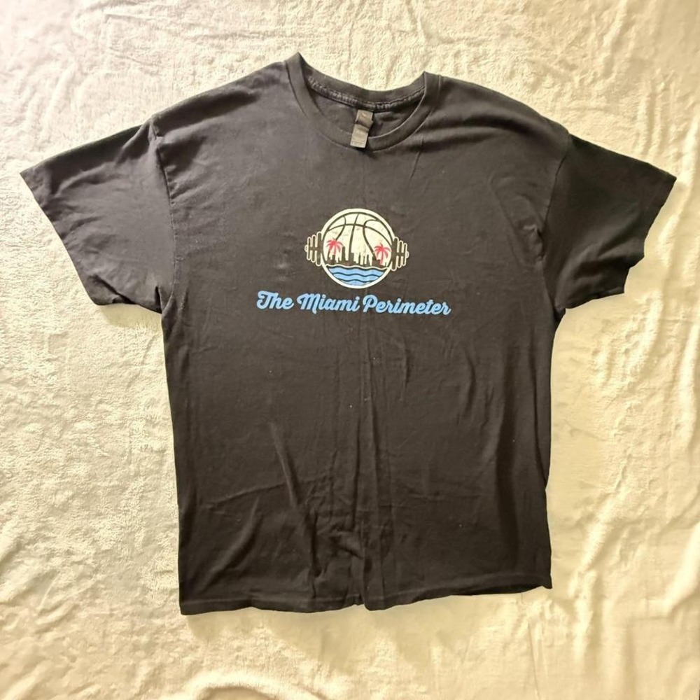Gildan The Miami Perimeter Shirt Mens XL Black Miami Basketball Graphic Tee